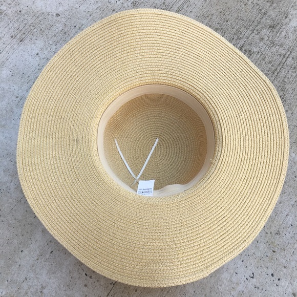 Straw Hat - Picture 3 of 4